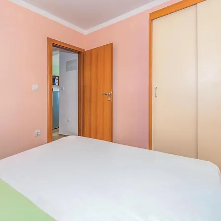 Apartment Gorgeous In With Kitchen Tisno