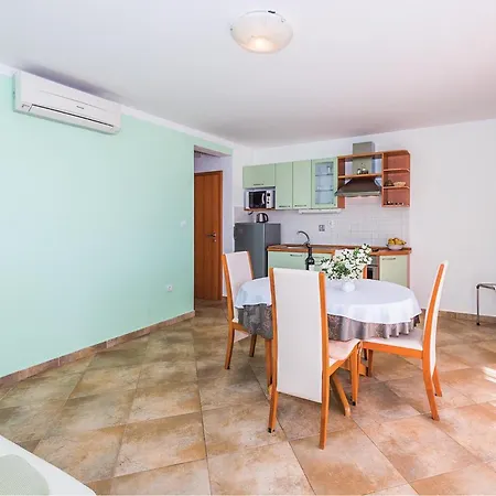 Gorgeous In With Kitchen